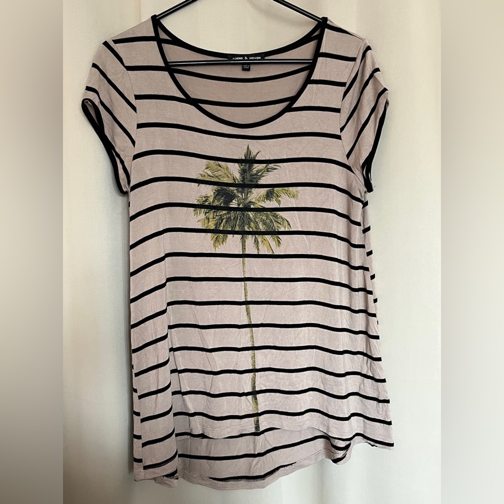 Gently Worn Women’s Cable & Gage Hi-Low Tunic Shirt